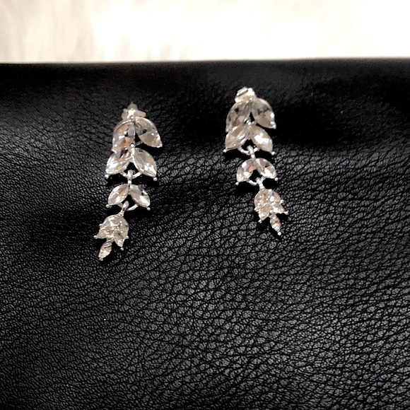 🆕GLAM 2pc Jewelry Set Dangle Earrings & Necklace - Picture 9 of 14